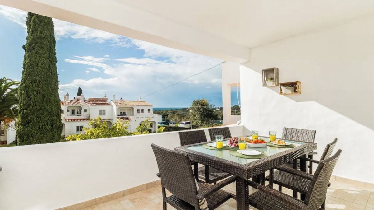 Alporchinhos Apartment | Magnificent Senhora da Rocha sea view apartment