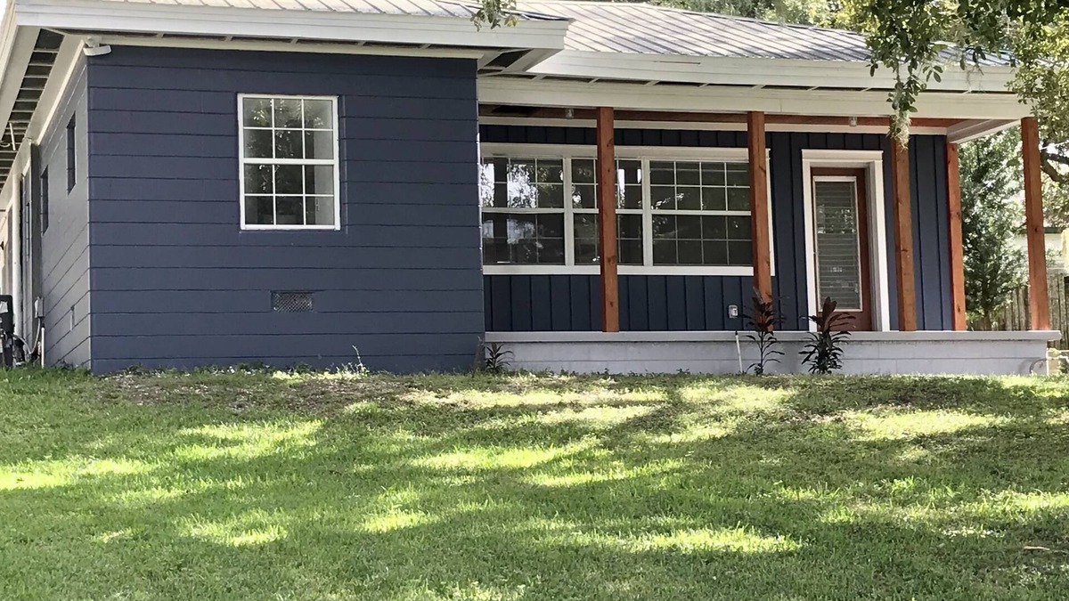 Auburndale House | Magnificent Sunsets on the Lake with new cheaper rates!