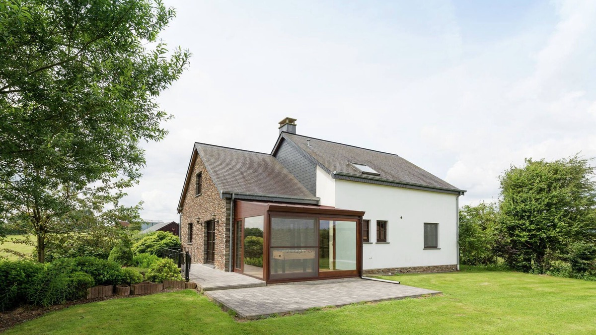 Brisy Villa | Magnificent Villa in Brisy with Sauna Roofed