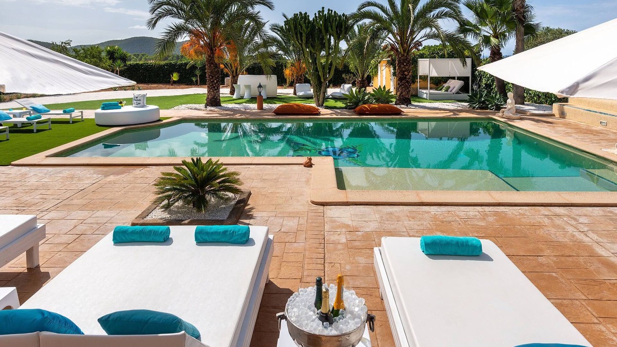 Sant Josep de sa Talaia Villa | Magnificent villa with sea views, for families, friends *OCTOBER OFFER*.
