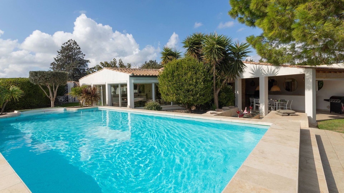 Narbonne Villa | Magnificent villa with private pool