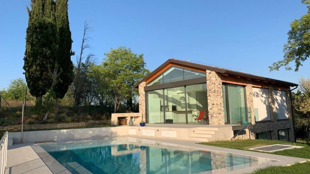 Montioni Villa | Magnificent villa with swimming pool. Breathtaking lake view