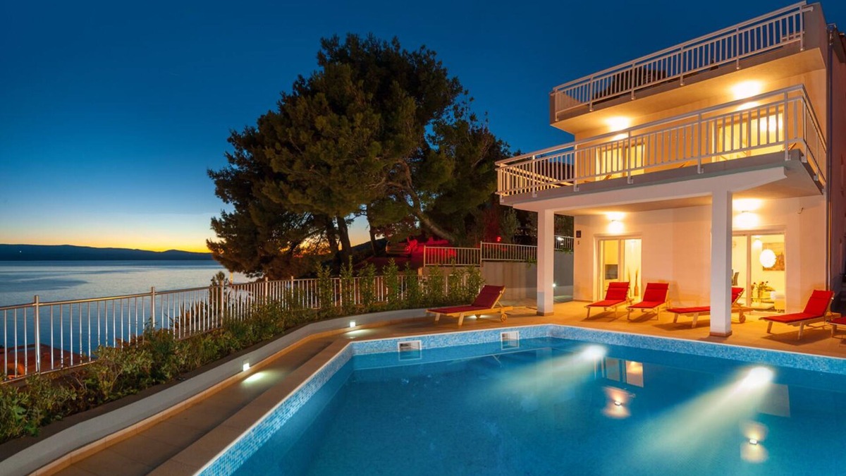 Medici Villa | Magnificent Villa with Sea View, Hot Tub, Pool, Sauna