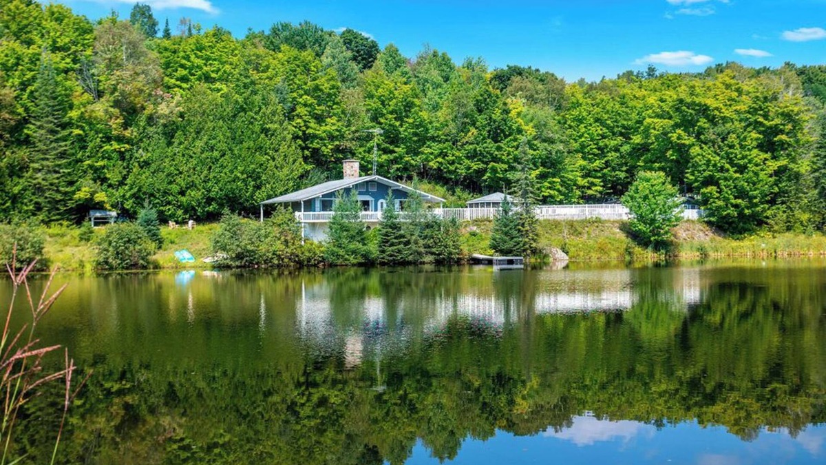 Sainte-Ann-des-Lacs Ski Chalet | Magnifique Chalet - Bord DE LAC ET Piscine