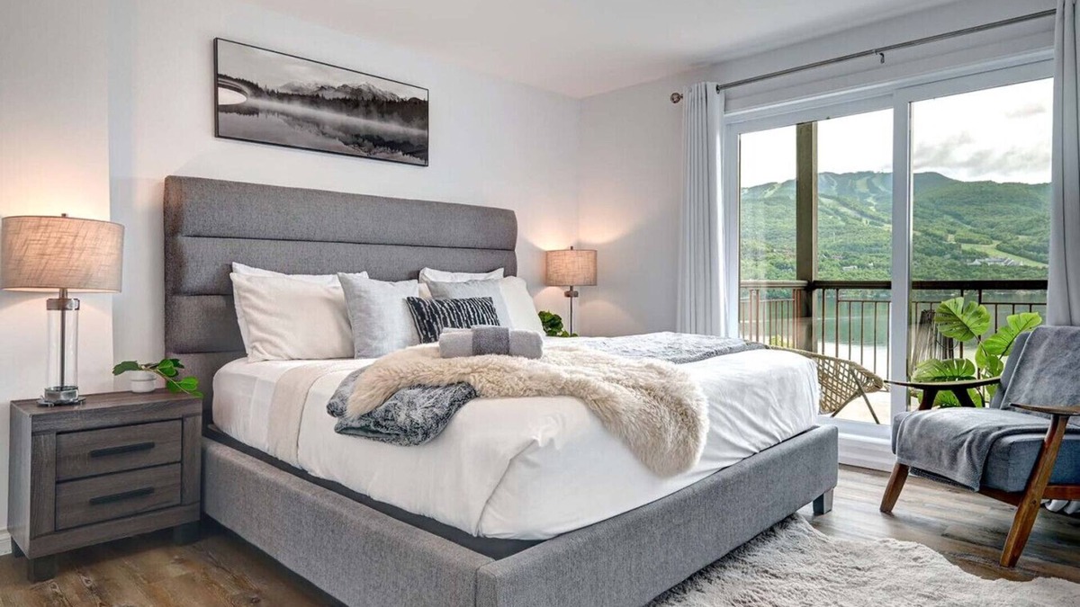 Mont-Tremblant Condo | Magnifique Condo Vue, LAC et SKI Mont Tremblant 5 min