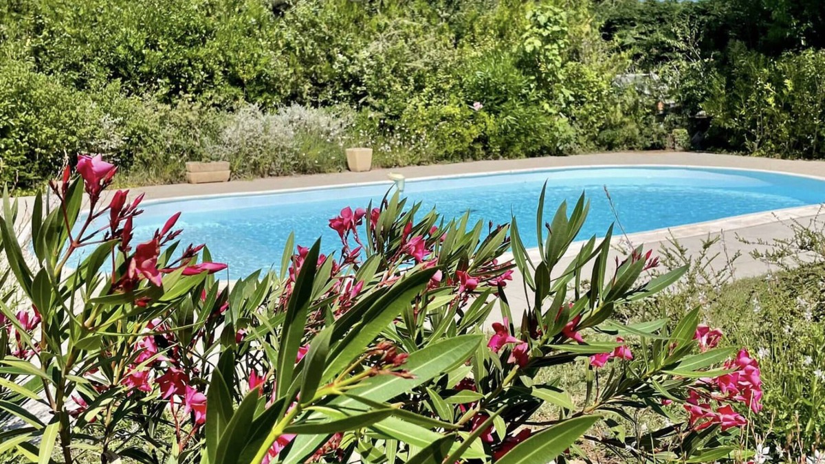 Les Pennes-Mirabeau Apartment | Magnifique Rez de Villa avec piscine