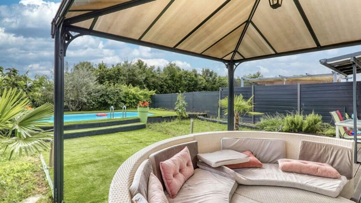 Cebazat House | Magnifique Maison, Entièrement Meublée Avec Piscine ,sauna