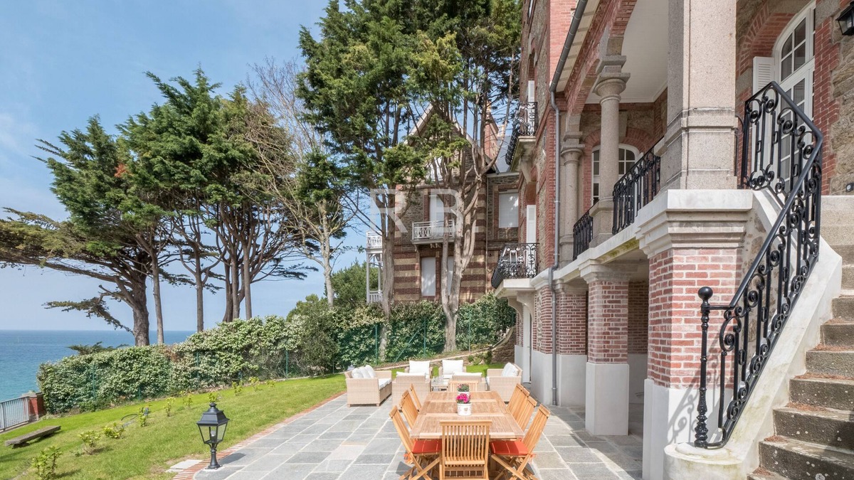 Dinard House | Magnifique Maison Familiale Avec Accès Direct à la Plage