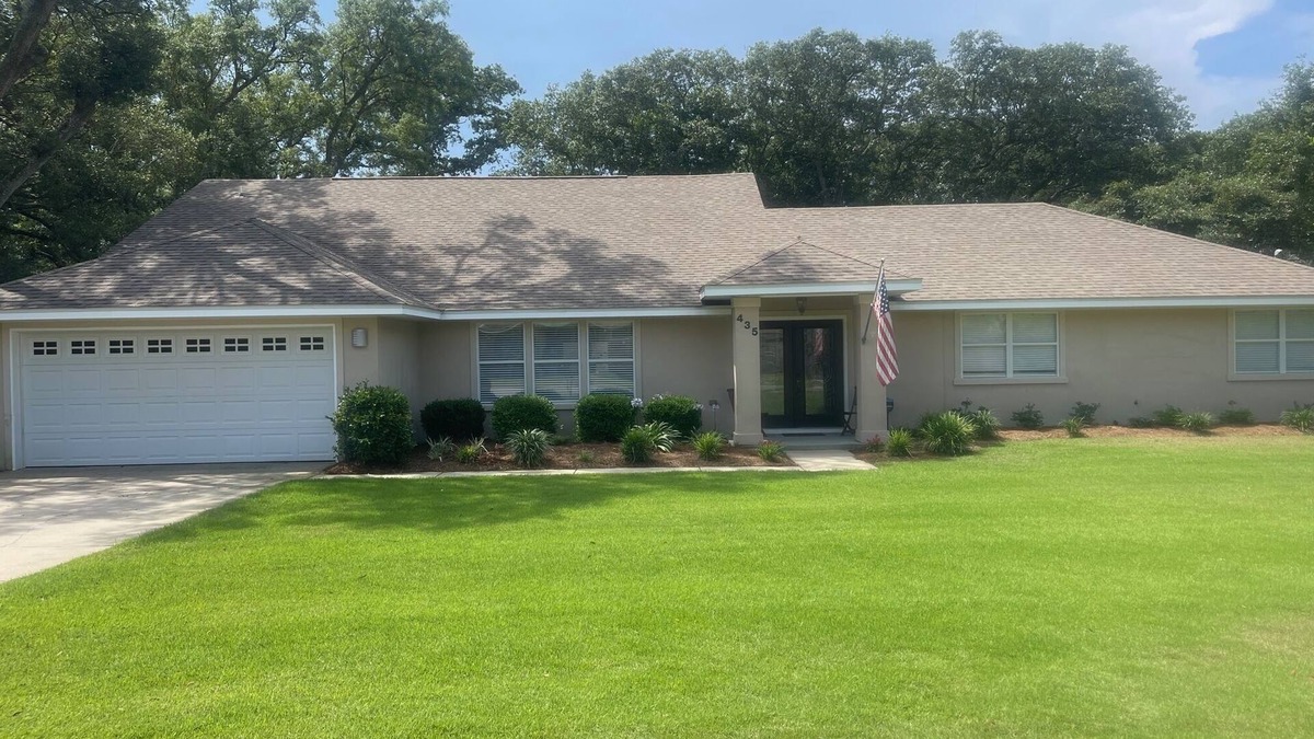 Pensacola House | Magnolia Breeze! Pet Friendly with Pool! 3.15 miles to Pensacola Beach!