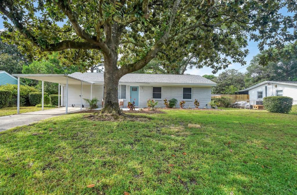 Fort Walton Beach House | Magnolia - Family-Friendly Comforts, TVs, Grill & Just Steps to the Beach!