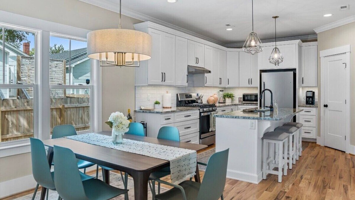 Wilmington House | Magnolia House - Central Downtown