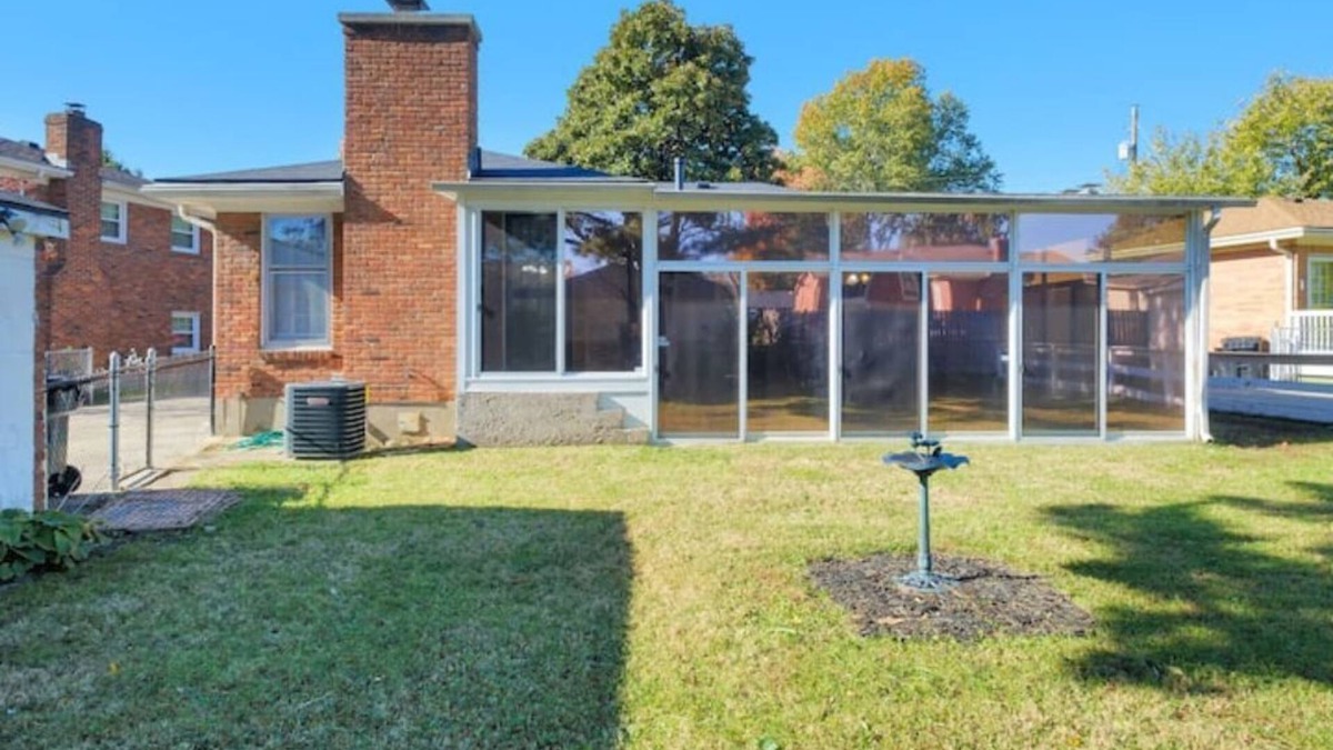 Buechel House | Magnolia House w/Garage