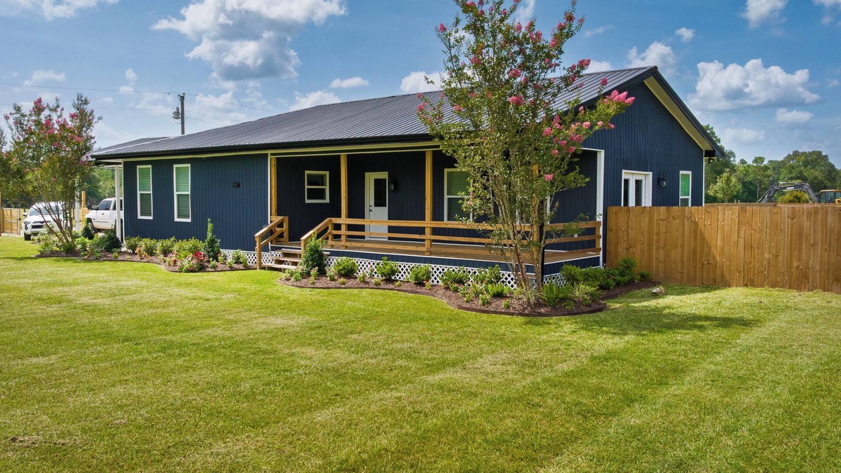 Ragley House | Magnolia Place: 3-bedroom 2-Full bath home w/stocked pond