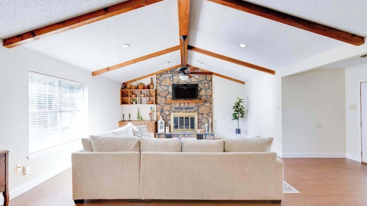 Longview House | Magnolia Staycation S
