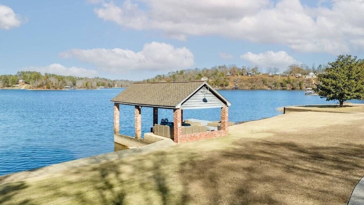 Northport House | Magnolia Tides- Incredible Views @ Lake Tuscaloosa