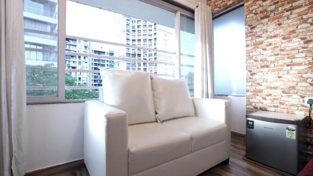 Kandivali East Apartment | Mahindra & Mahindra-2 bedroom/wifi/Comp Breakfast