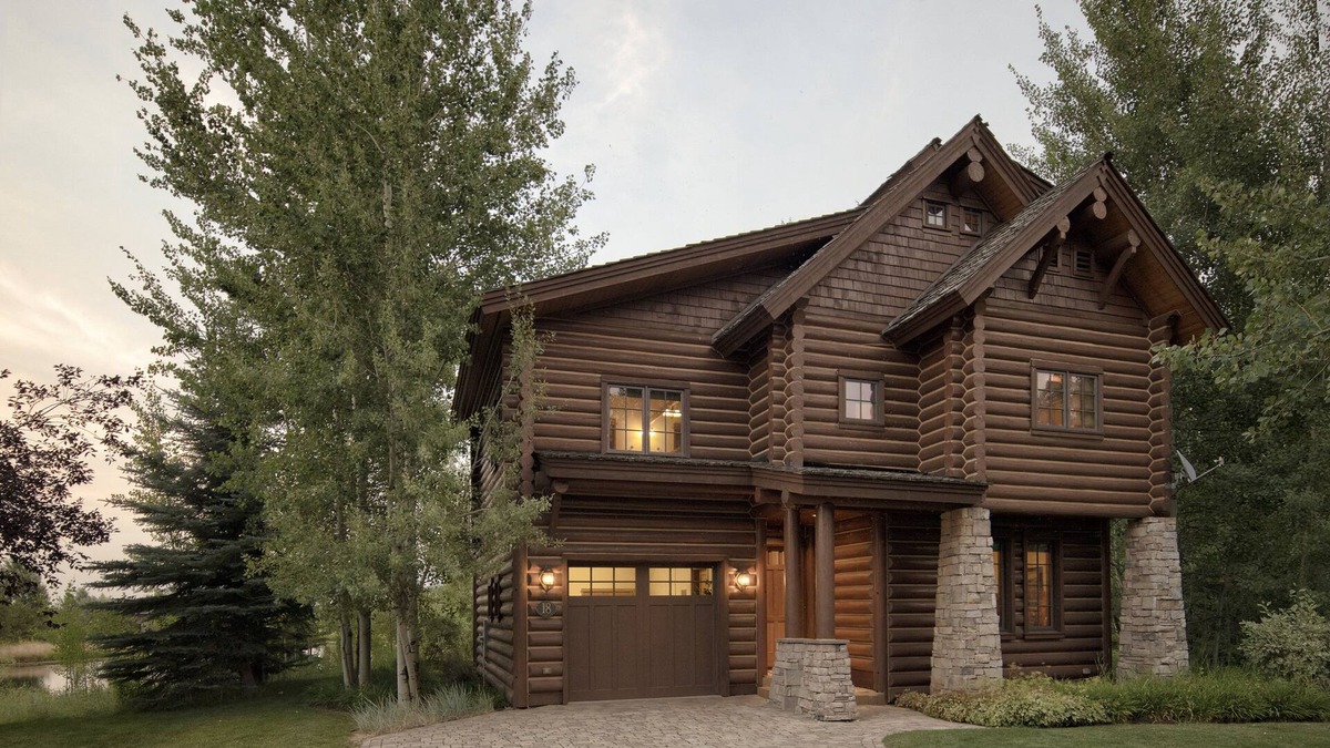 Victor House | Mahogany Dun Cabin. New 4 Bedroom Listing in Teton Springs, Victor, ID.