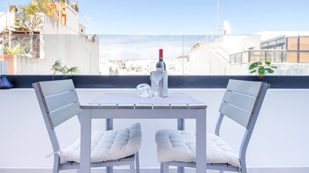 Las Palmas de Gran Canaria Apartment | Mainstream home with balcony By Canariasgetaway