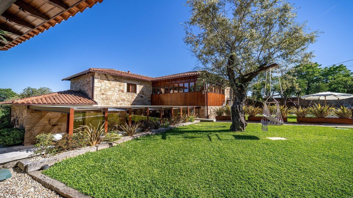Amares House | main house