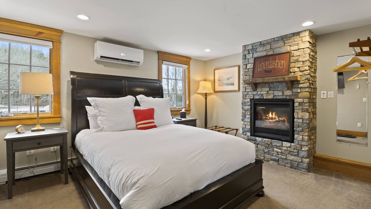 West Dover Hotel | Main Lodge - Suite 204