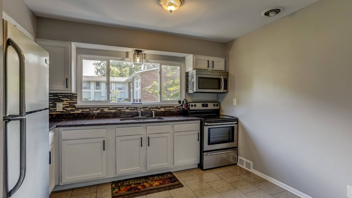 Royal Oak Apartment | Main Street Luxury One Bedroom Apartment 2 bedroom Downtown Royal Oak