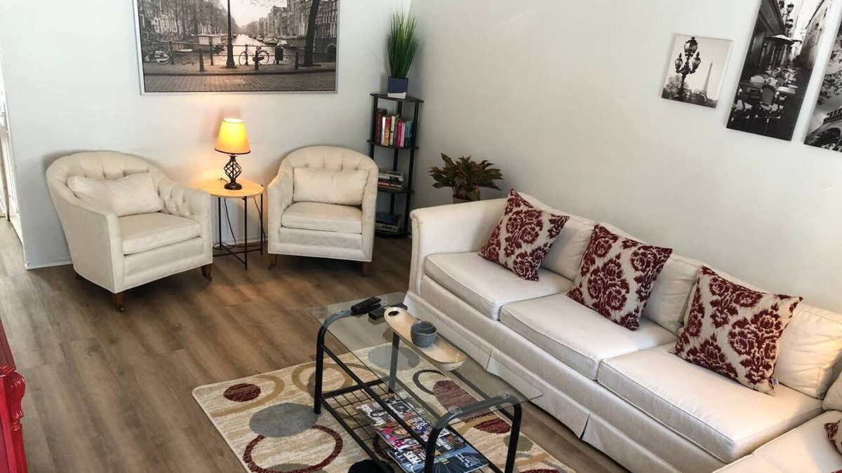 Royal Oak House | Main Street Ranch - Downtown RO