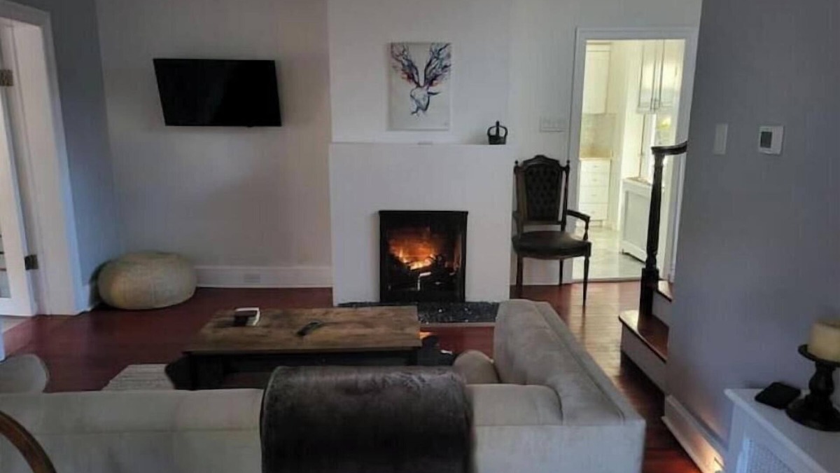 Radnor House | Mainline Retreat with view 3 bdrm private home