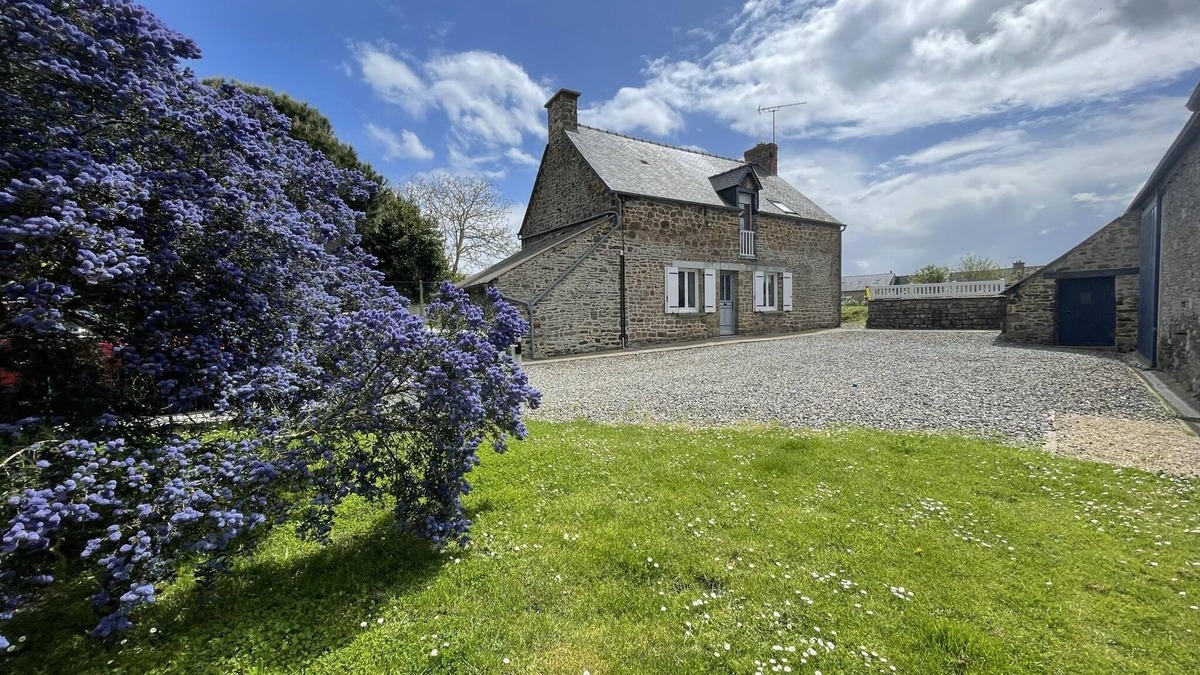Saint-Georges-de-Grehaigne House | Maison Familial "Le Gîte du Prieuré"
