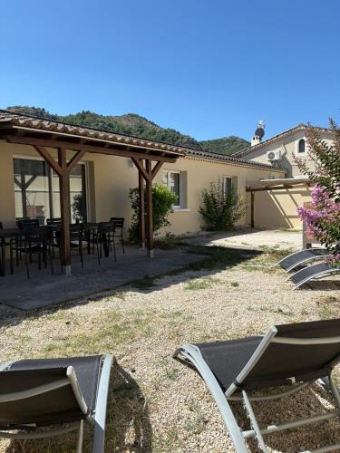 Saint-Julien-en-Saint-Alban House | Maison au calme avec terrasse