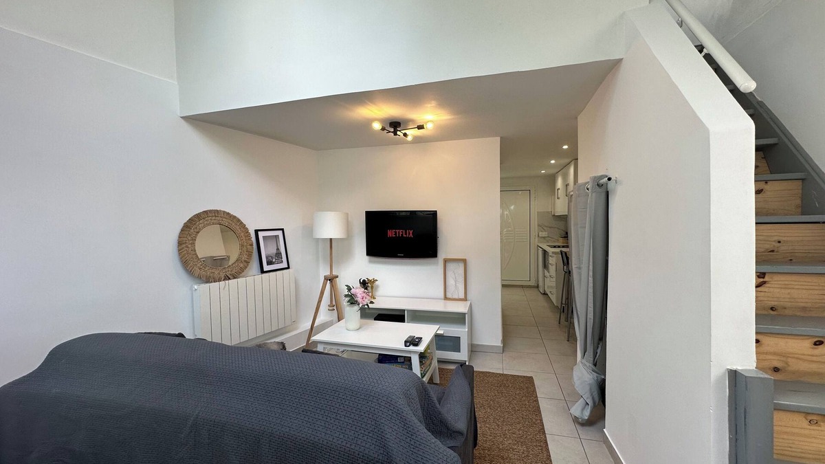 Sainte-Genevieve-des-Bois House | Maison Privée , Netflix ,orly-paris Jaccuzzi et Barbecue