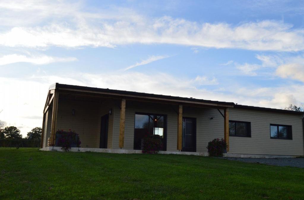 Pouligny-Saint-Martin House | Maison éco-responsable avec terrasse, jardin privé et aménagement fauteuil roulant à Pouligny-Saint-Martin - FR-1-591-224