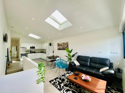 Floirac Apartment | Maison Arkéa Aréna avec ménage, draps et serviettes inclus