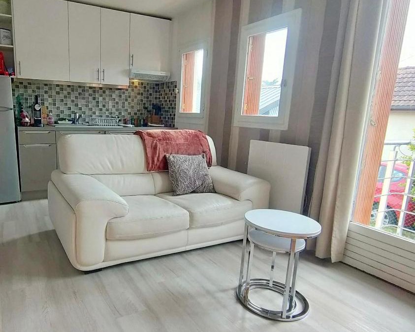 Buc House | Maison avec sous sol indépendant et parking à 2km de Versailles