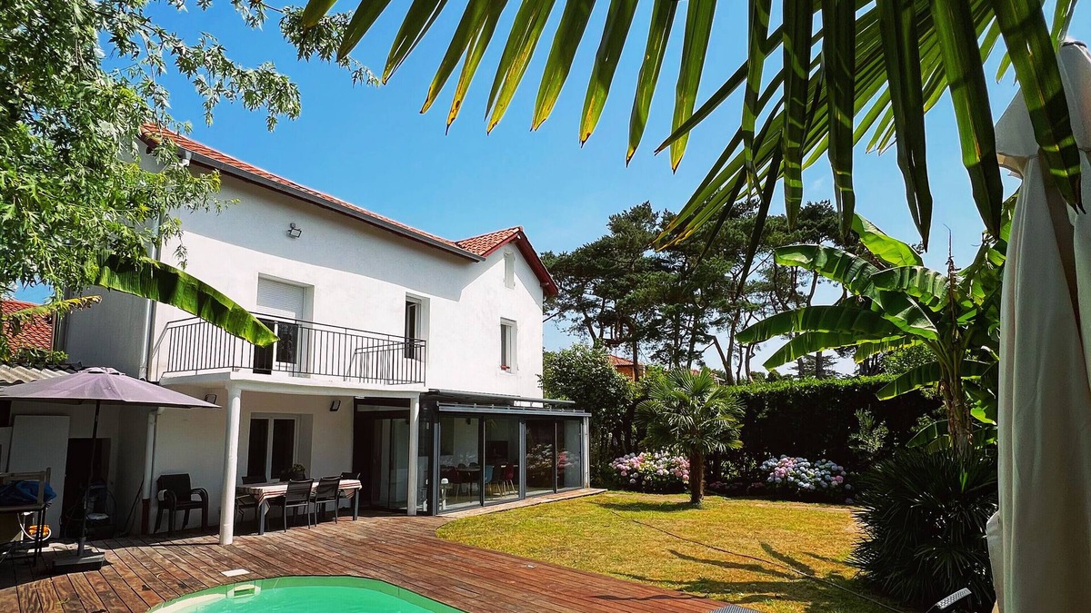 Arcangues House | Maison Basque 64 between ocean and mountains