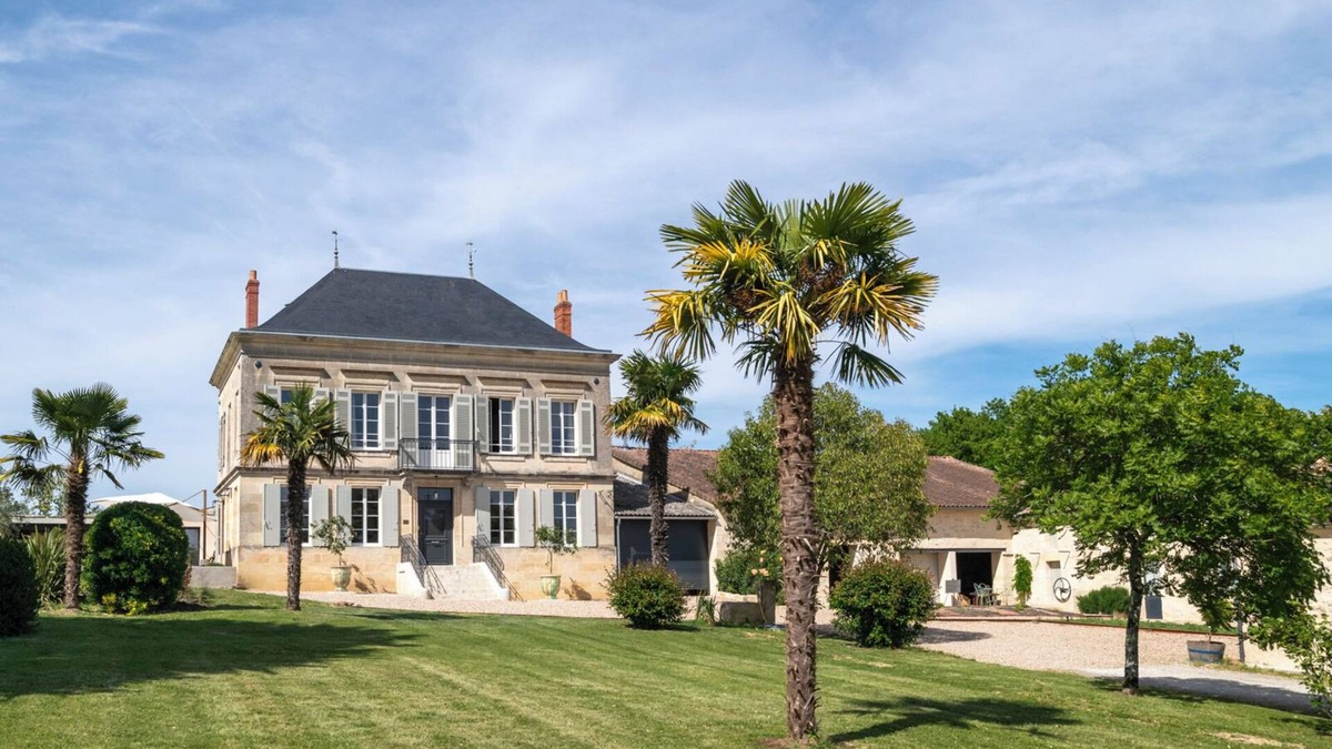 Teuillac Other | Maison Bourgeoise with character amidst the Bordeaux vineyards