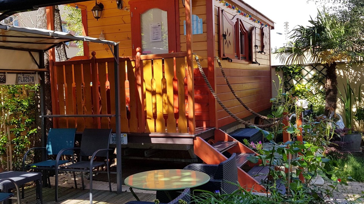 Romans-sur-Isere Bed & Breakfast | Maison D'hôtes Le 6 Bis