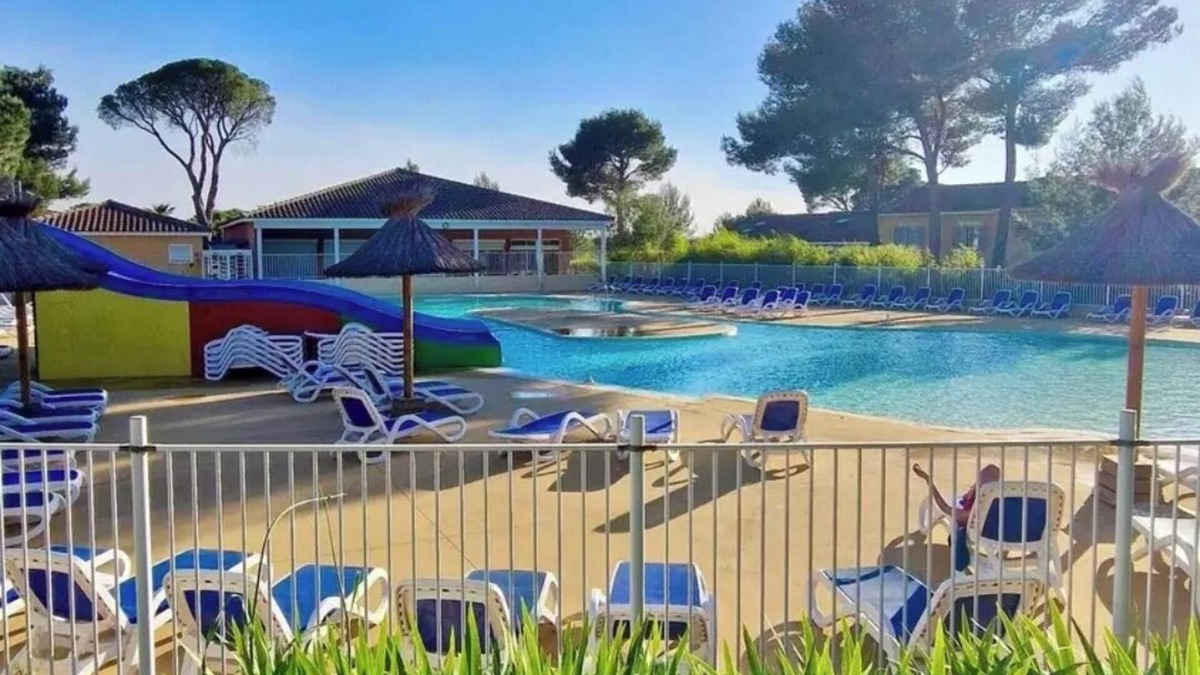 Calvisson House | Maison Dans Résidence Touristique. Vacances Assuré. Piscine et Restaurant