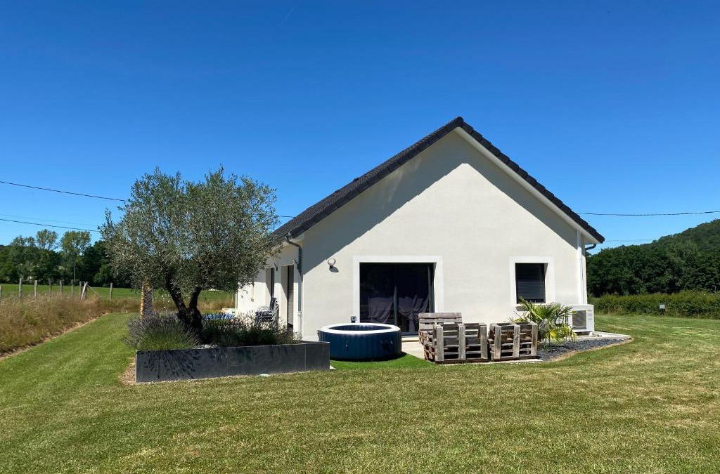 Brignac-la-Plaine House | Maison de Campagne