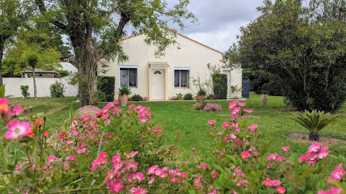 Aigues-Mortes Villa | Maison de Campagne de 90m² à Deux pas du Centre Ville