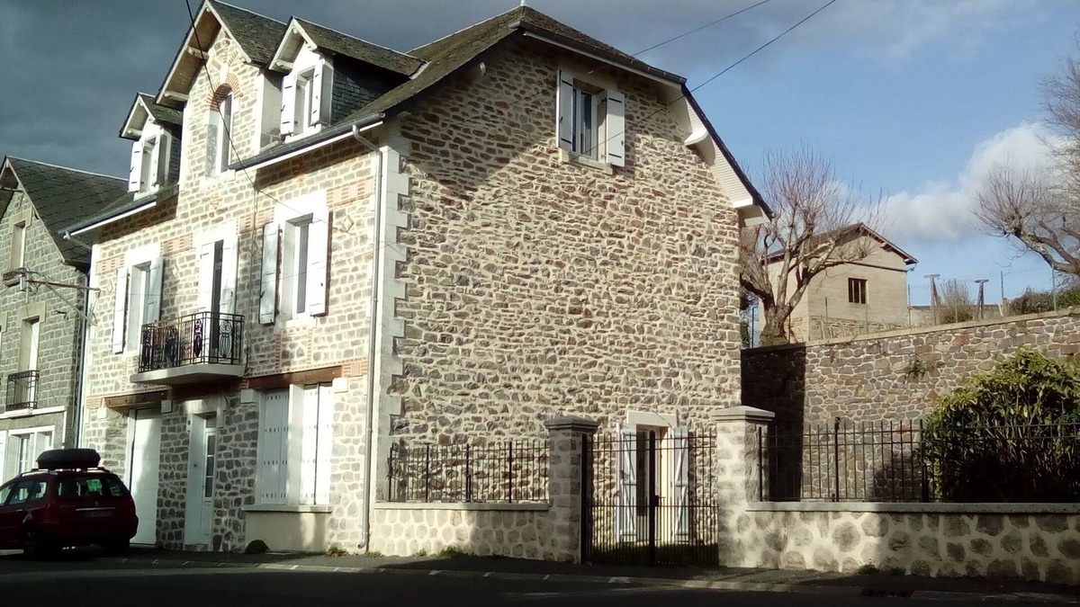 Vigeois House | Maison de Caractère Récemment Rénovée, Près D'un lac et D'une Rivière