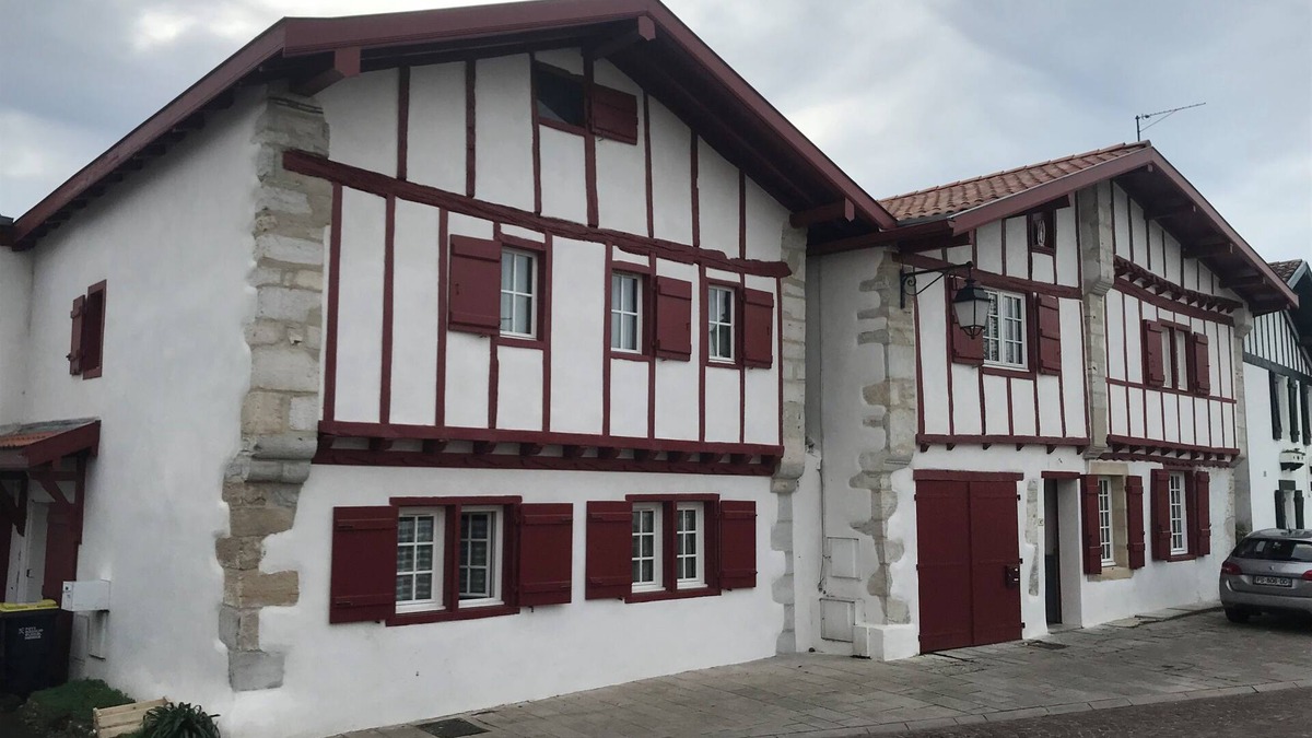 Lahonce House | Maison de Caractère, vue Panoramique Avec Piscine