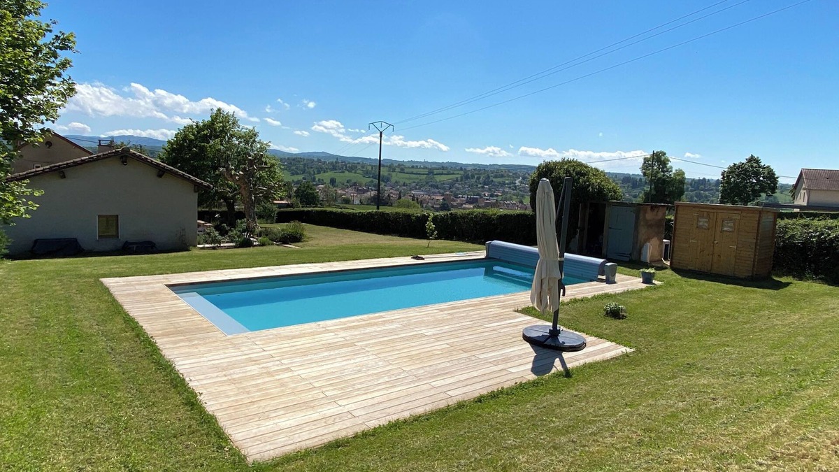 Charlieu House | Maison de Charme Avec Piscine en Pleine Nature et Proche Centre Ville