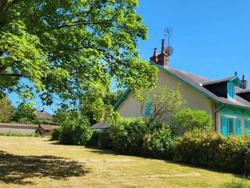 Lurcy-Levis House | Maison de charme avec jardin et terrasse, village pittoresque - FR-1-489-556