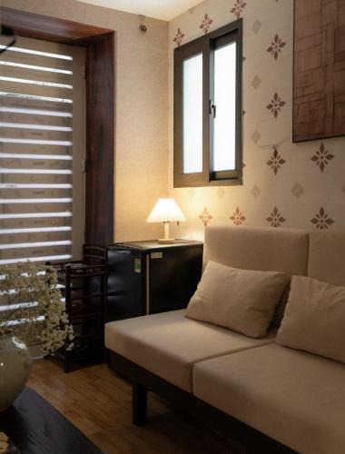 Hang Bai Apartment | Maison de Hue Homestay nestled in the Old Quarter
