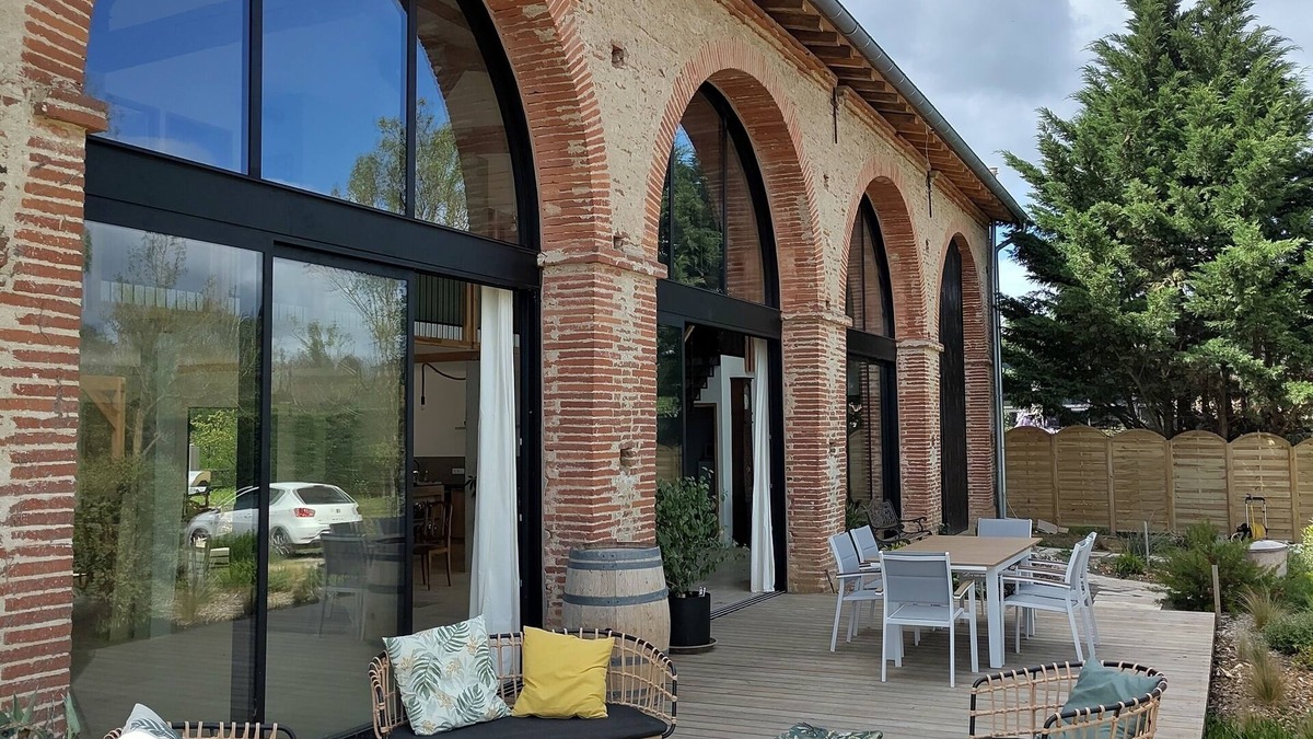 Merville House | Maison de L'orée, Grange Rénovée en Logement de Vacances