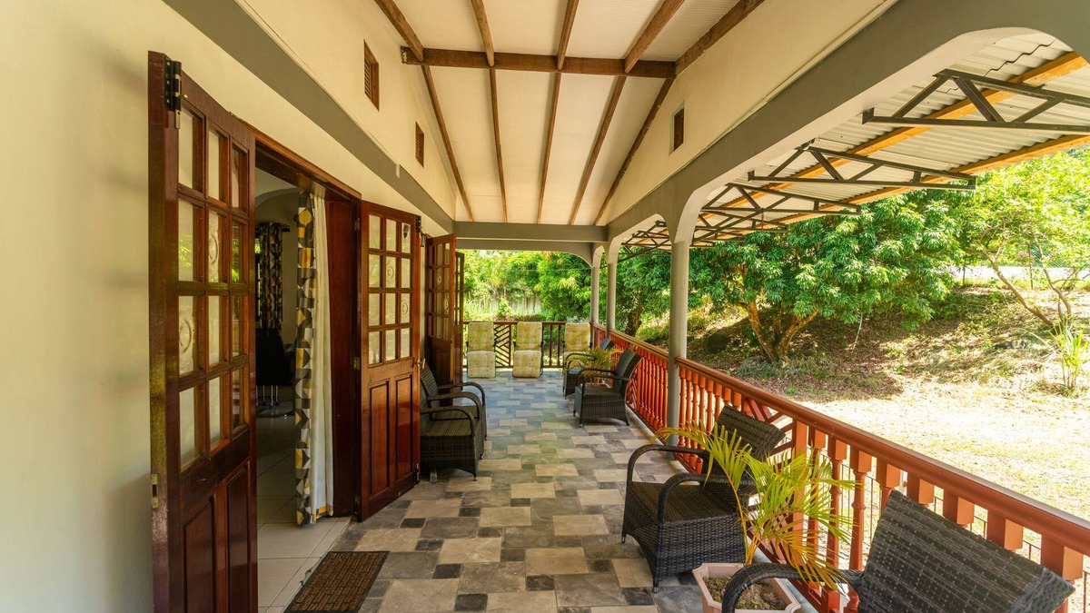 Saint Peter Parish House | Maison de Lecointe - Spacious 4-bed House