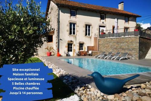 Saint-Santin-Cantales Villa | Maison de Pruns - Piscine - Spacieuse - Calme