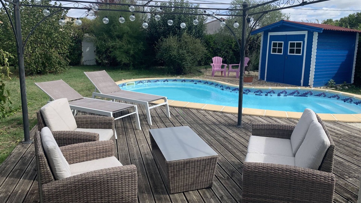 Chaillevette House | Maison de Vacances Avec Piscine Privée Chauffée