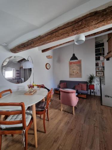 La Colle-sur-Loup Apartment | Maison de village chaleureuse