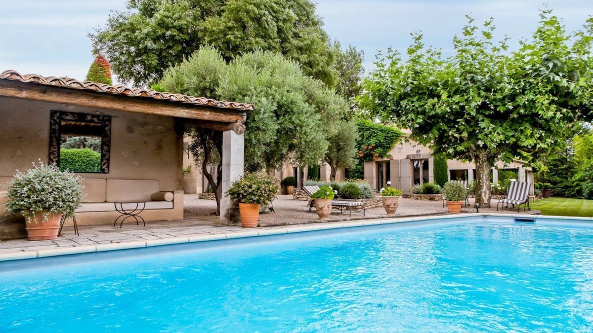 Eygalieres Villa | Maison Des Cypres - Four Bedroom Villa, Sleeps 6